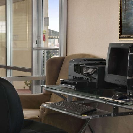 Super 8 By Wyndham Meridian Extérieur photo