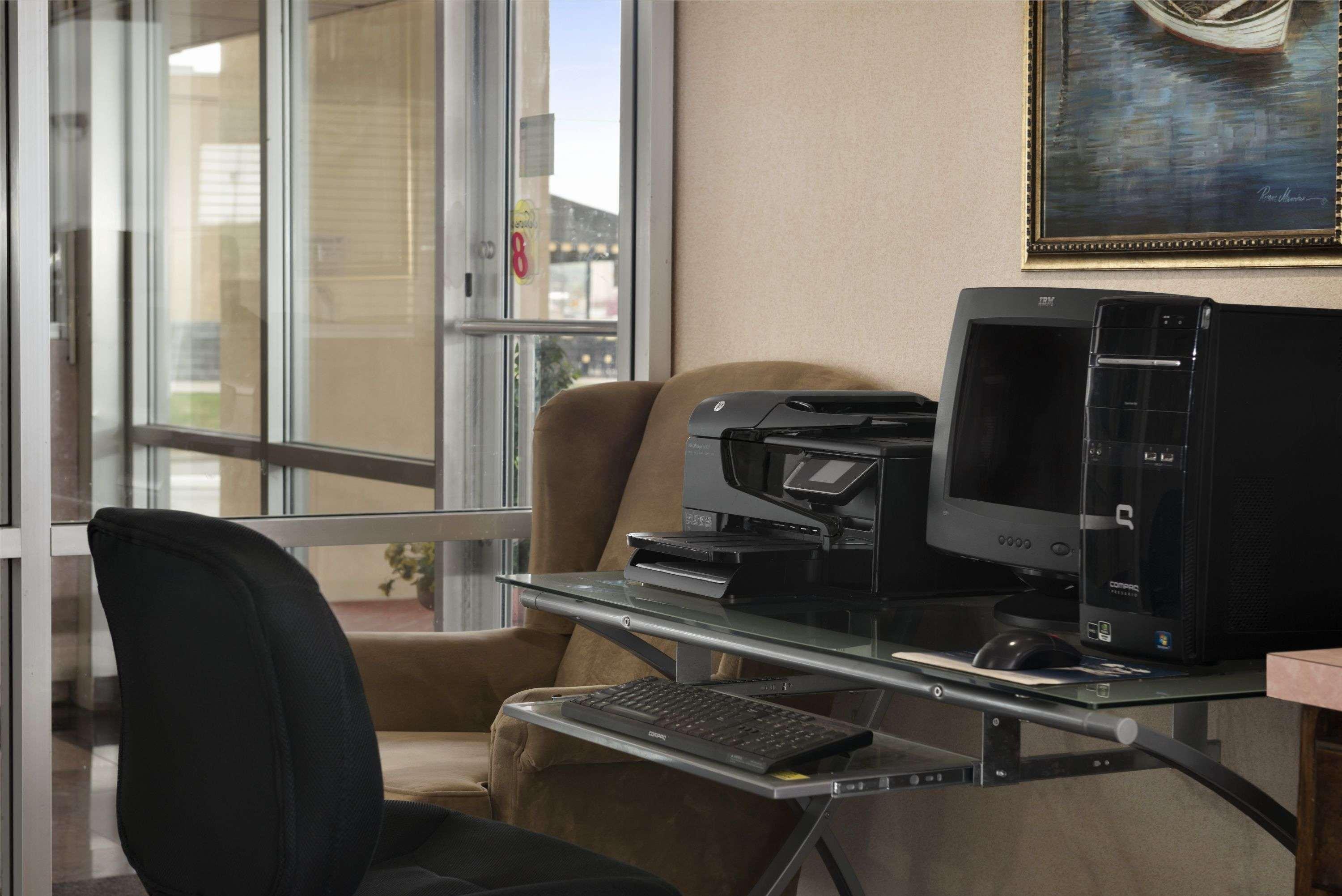Super 8 By Wyndham Meridian Extérieur photo