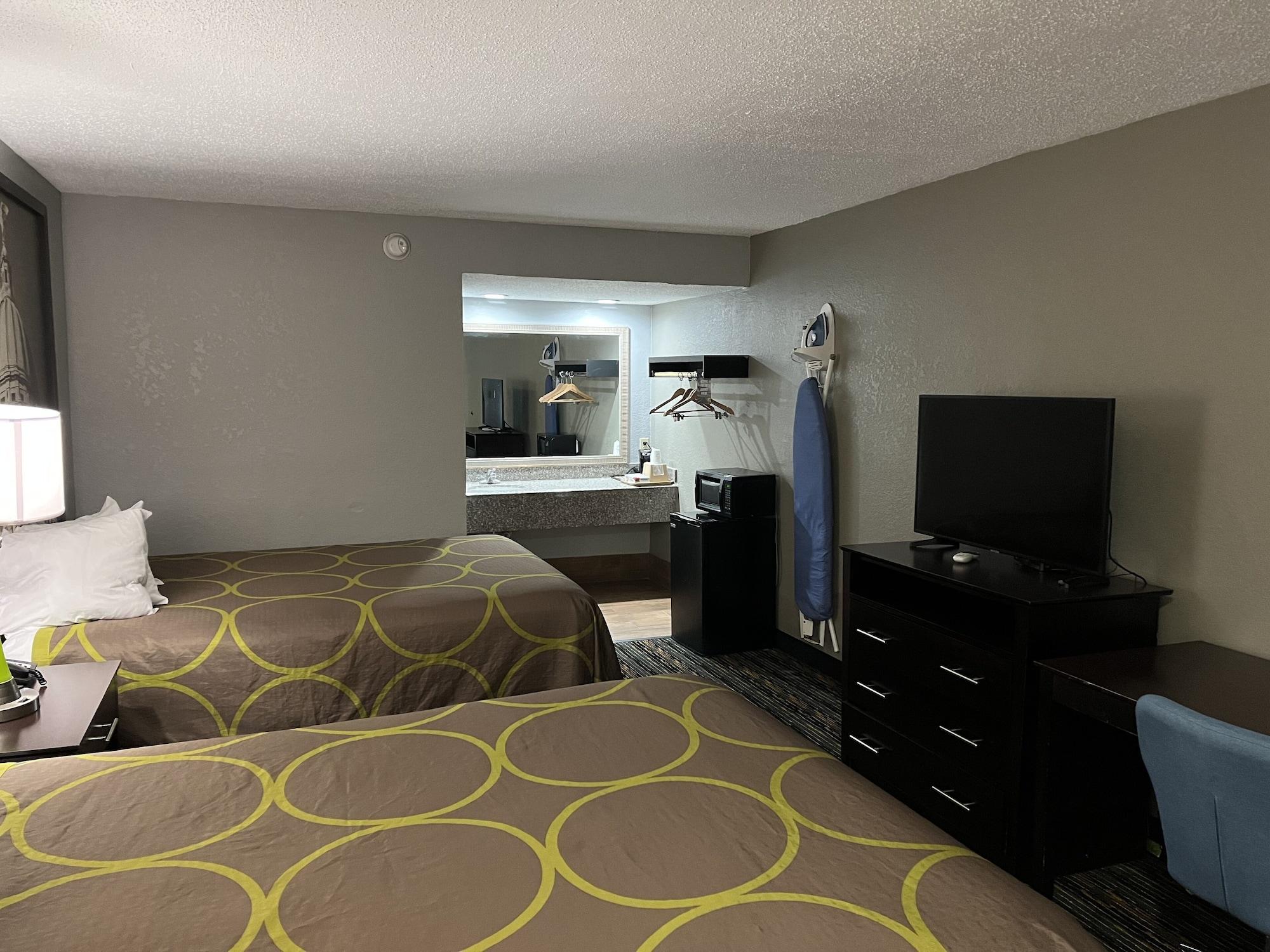 Super 8 By Wyndham Meridian Extérieur photo