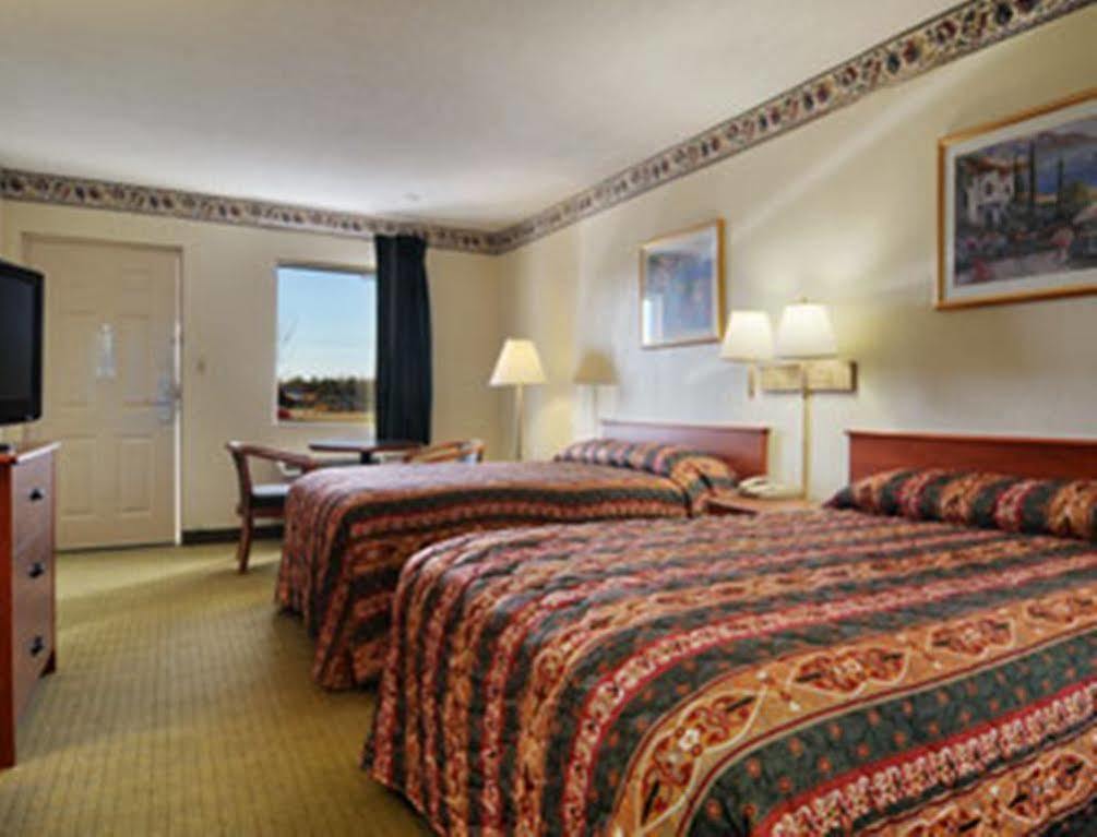 Super 8 By Wyndham Meridian Extérieur photo