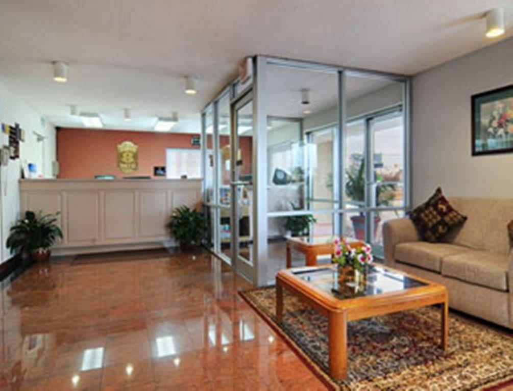 Super 8 By Wyndham Meridian Extérieur photo
