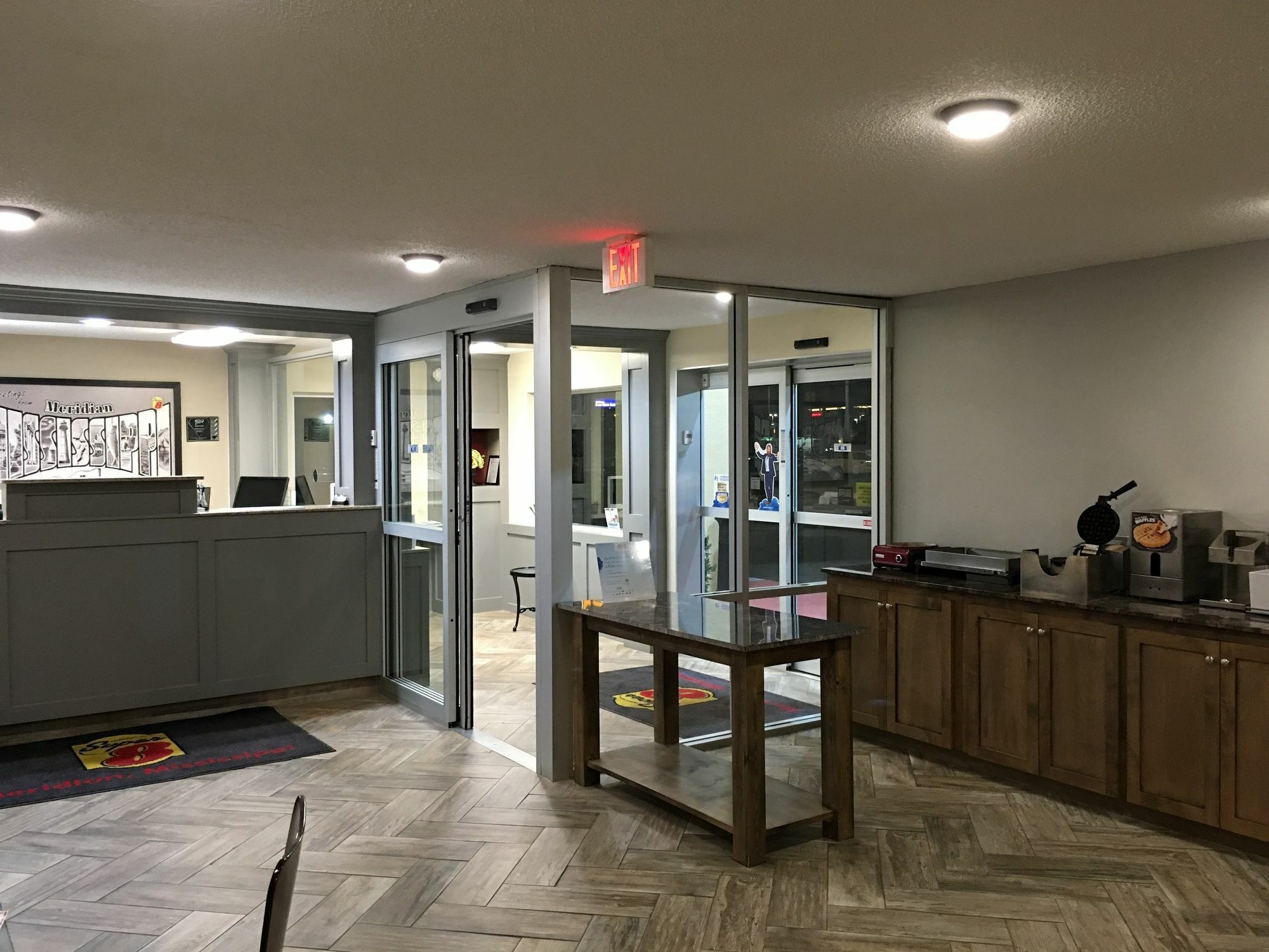 Super 8 By Wyndham Meridian Extérieur photo