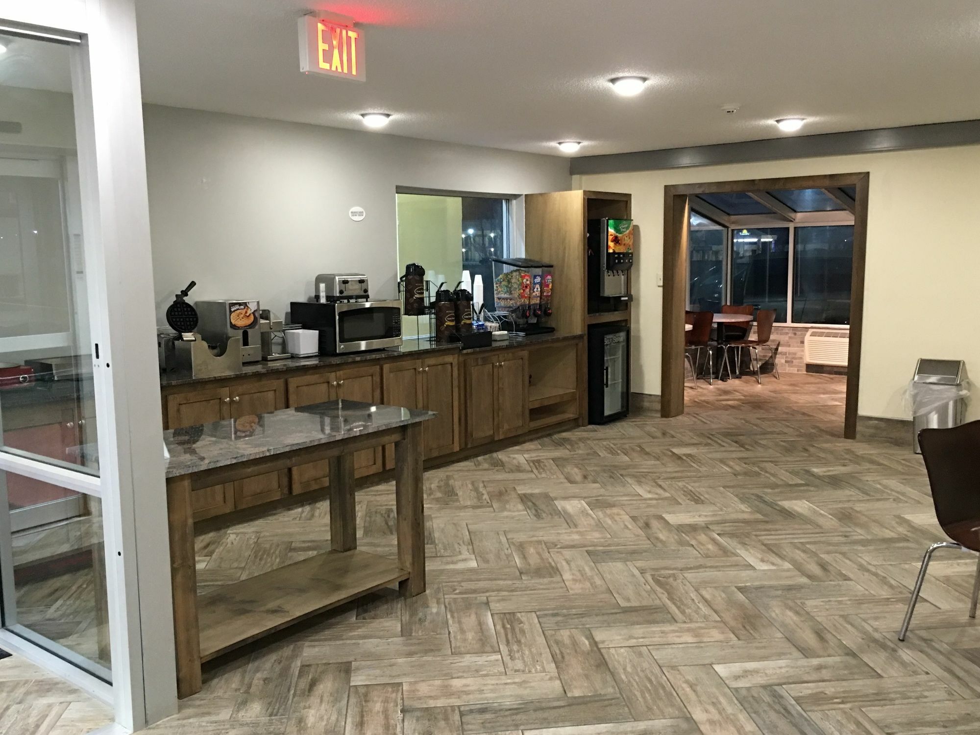 Super 8 By Wyndham Meridian Extérieur photo